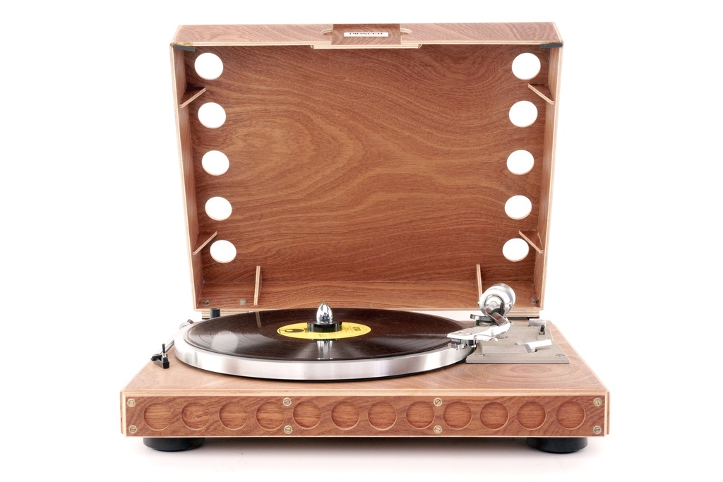 Retro Wooden Turntable with Open Lid