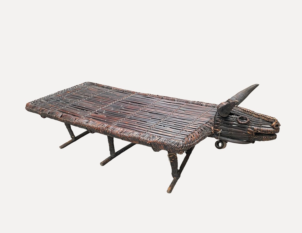 Woven Bull-Shaped Rustic Daybed
