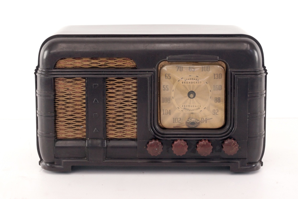 Vintage 1940s Tabletop Radio with Tuning Knobs
