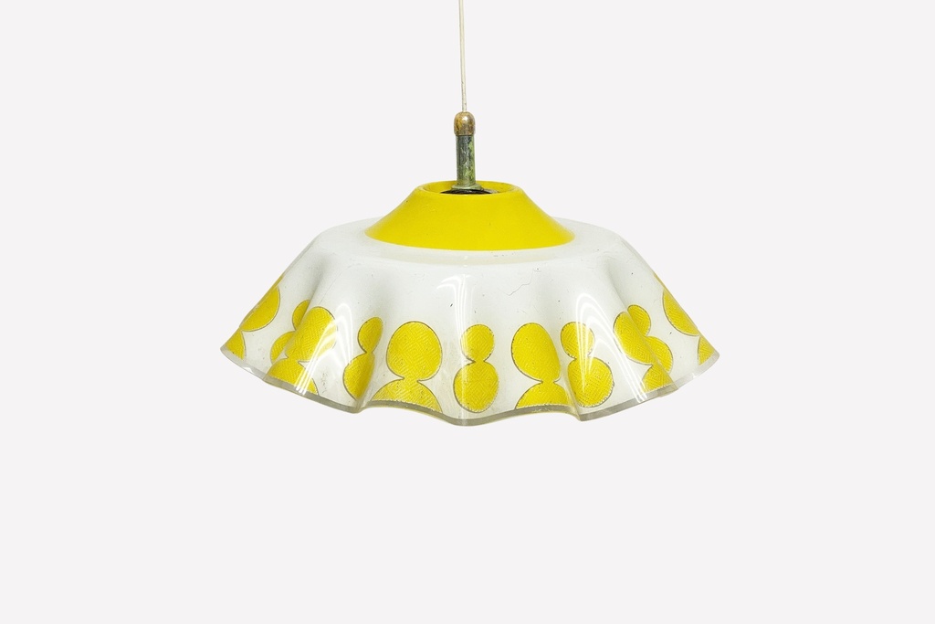 Retro Yellow Glass Pendant Light with Scalloped Edge Design