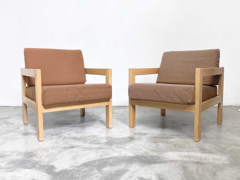 Mid-Century Modern Wood-Frame Lounge Chair With Brown Cushions