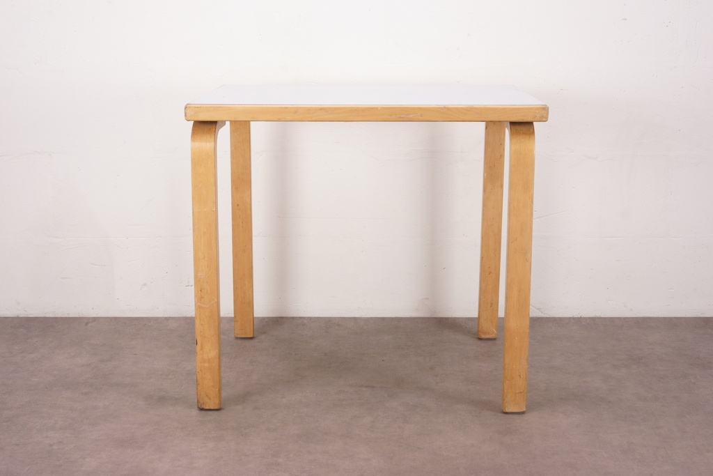 Simple Wooden Table with Curved Legs