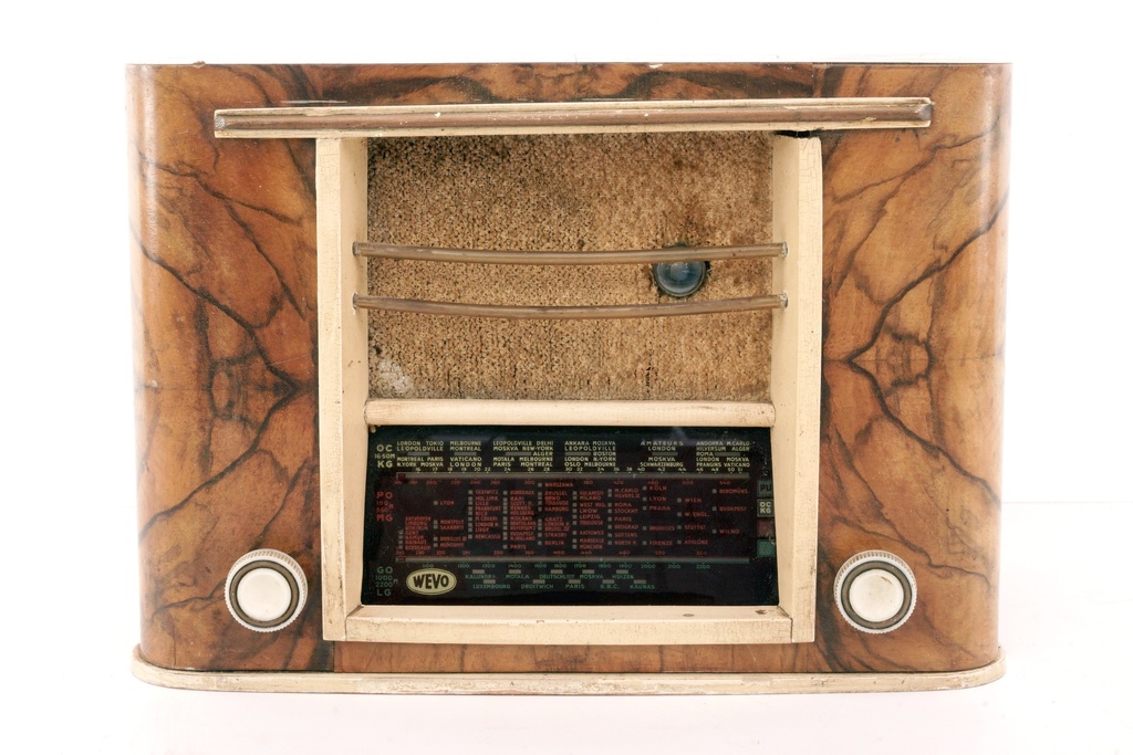 1940s Art Deco Wooden Table Radio