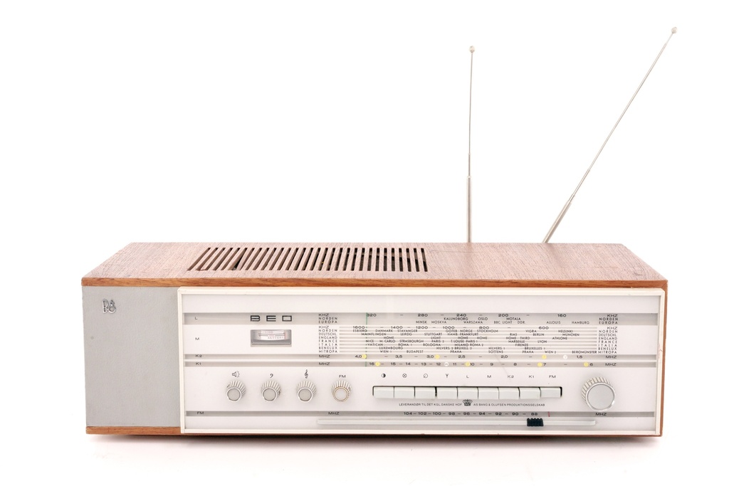 Mid-Century Modern Wood-Framed FM/AM Radio with Twin Antennas