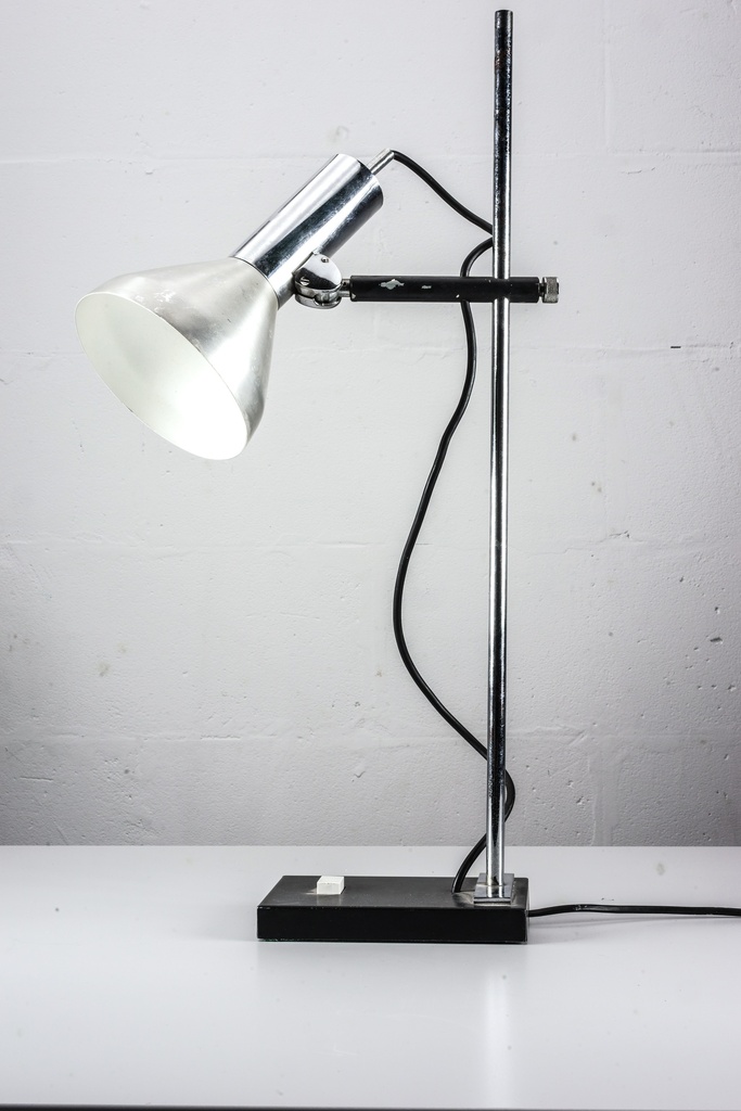 Mid-Century Modern Adjustable Desk Lamp