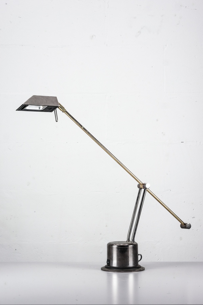 Industrial Modern Cantilever Desk Lamp