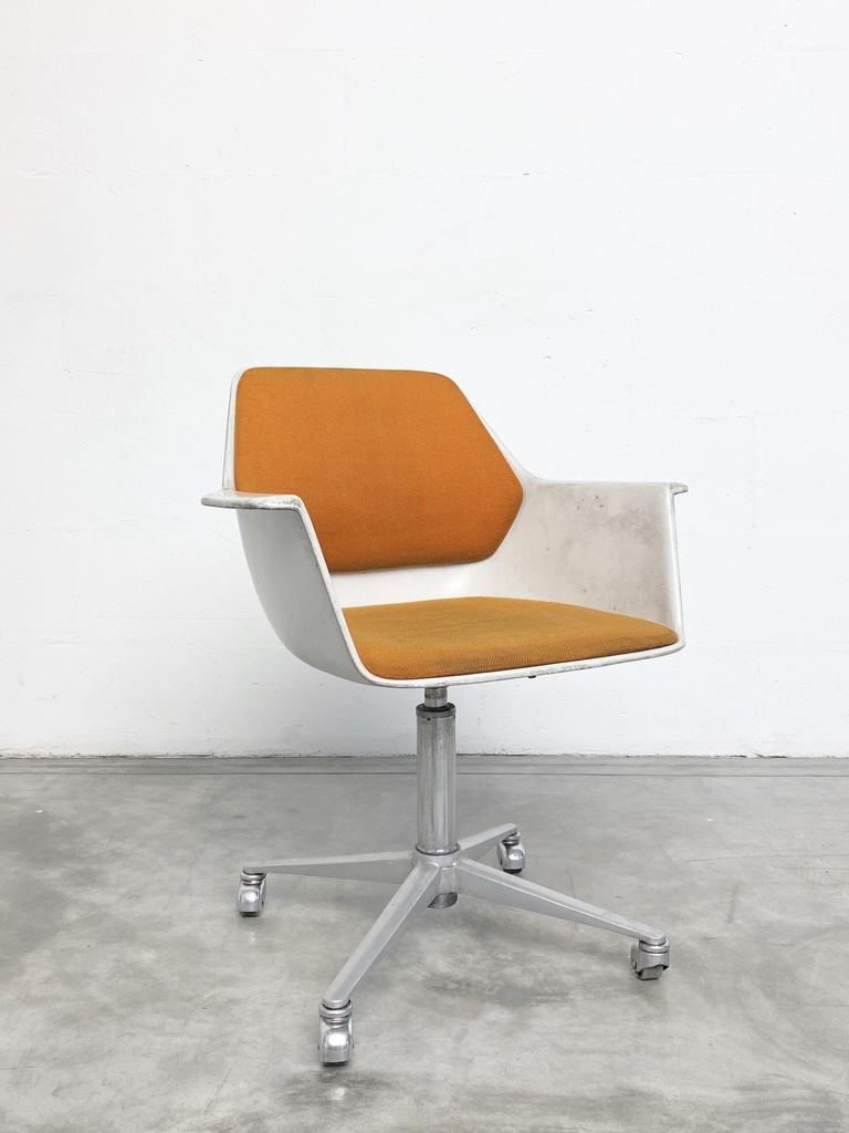 Mid-Century Modern Swivel Office Chair with Orange Upholstery by Georg Leowald for Wilkhahn, 1960s