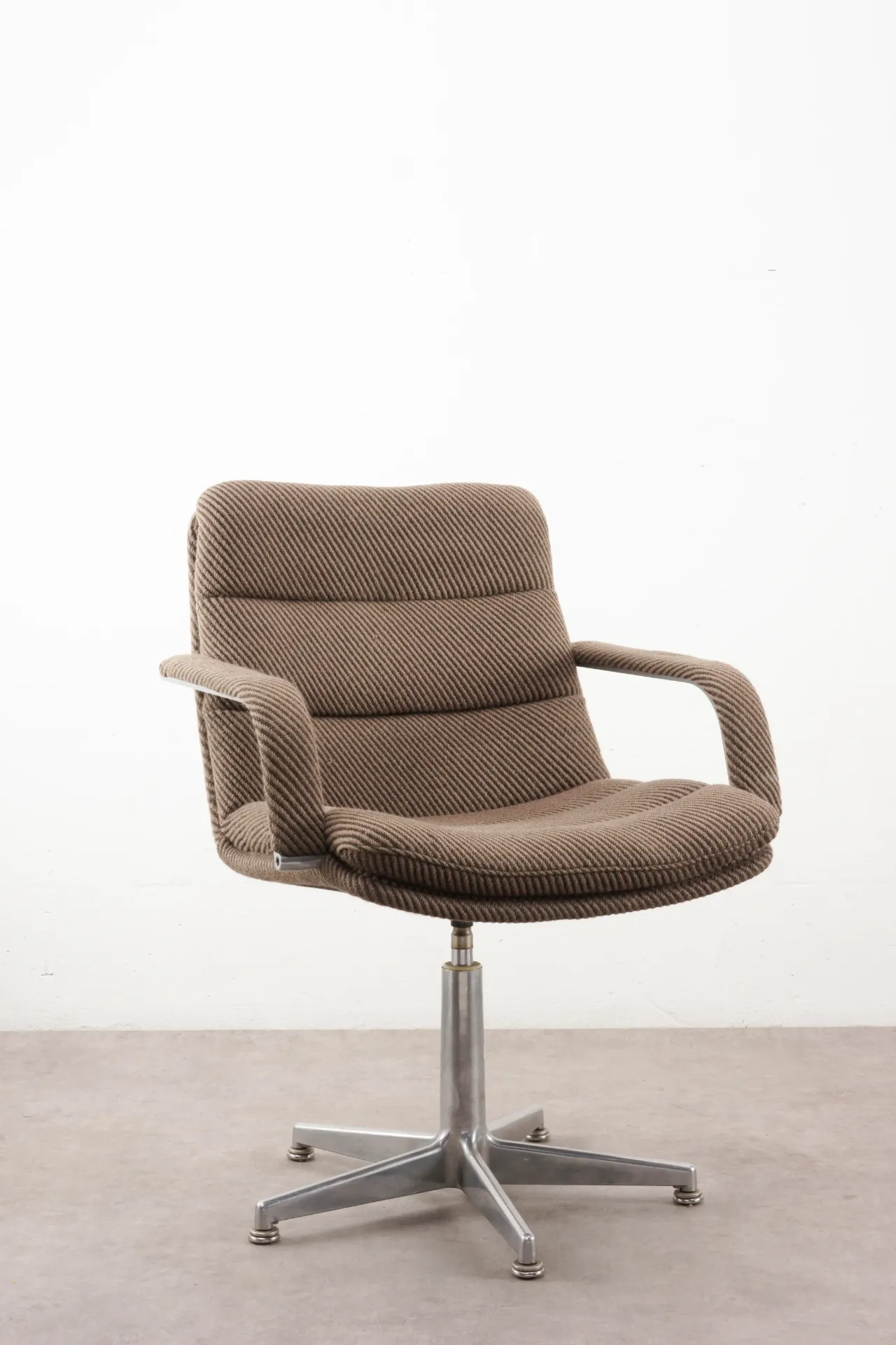 Mid-Century Ribbed Brown Swivel Office Chair