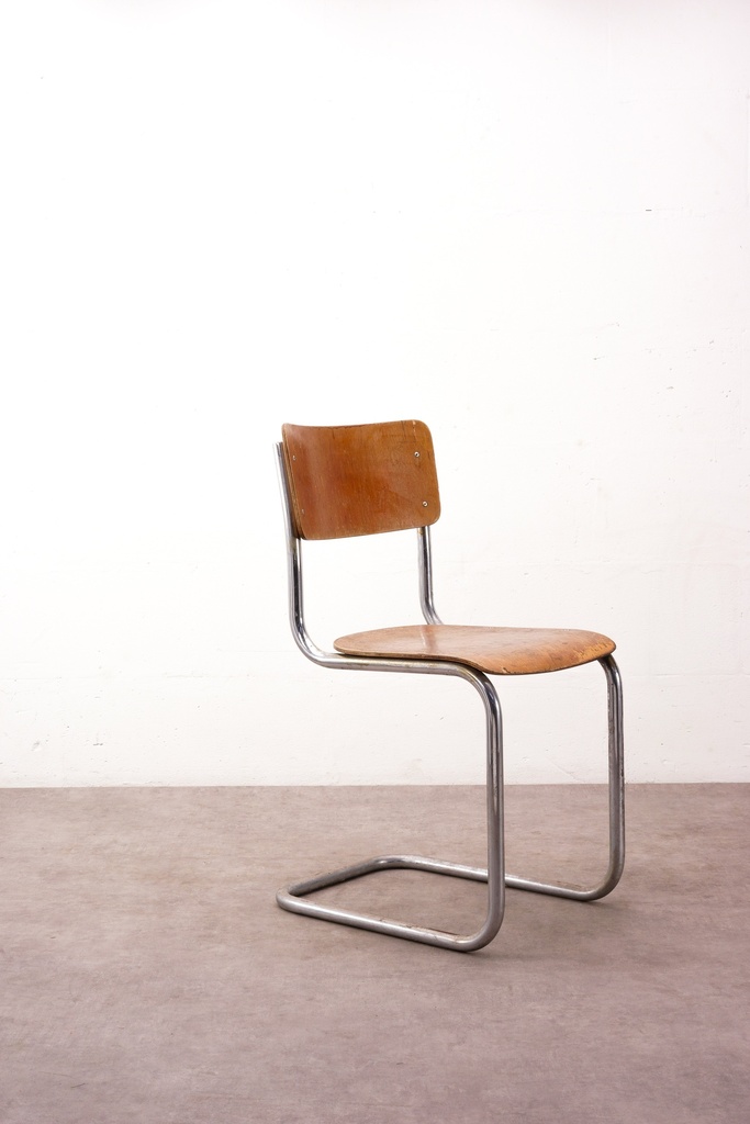 Mid-Century Modern Cantilever Chair with Chrome Frame and Wooden Seat
