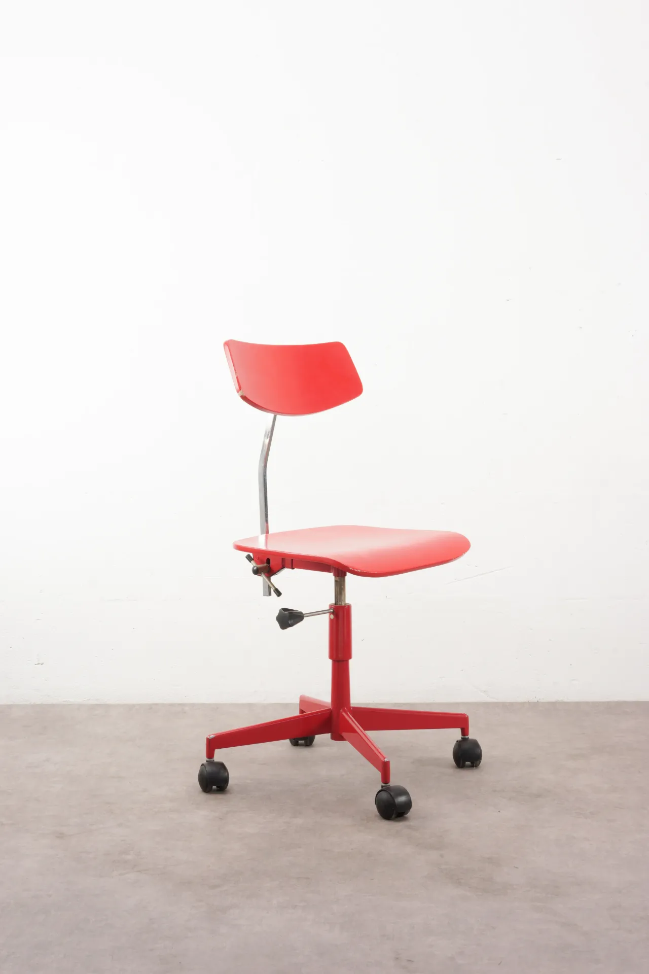 Retro Red Adjustable Rolling Office Chair