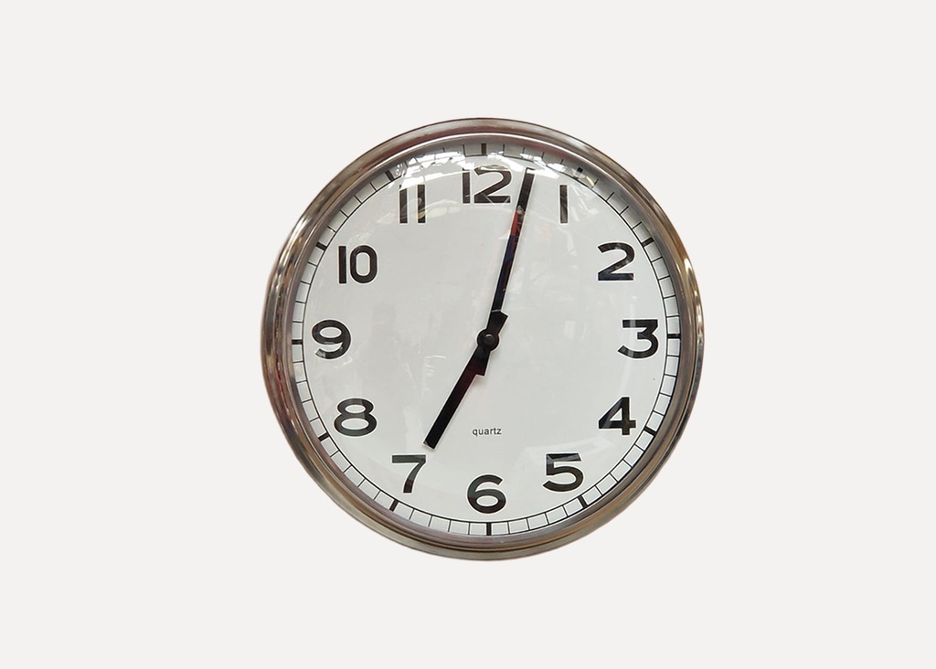 Classic Round Wall Clock with Silver Frame