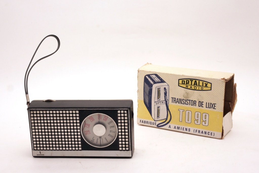Vintage Optalix TO99 Transistor Radio with Original Box