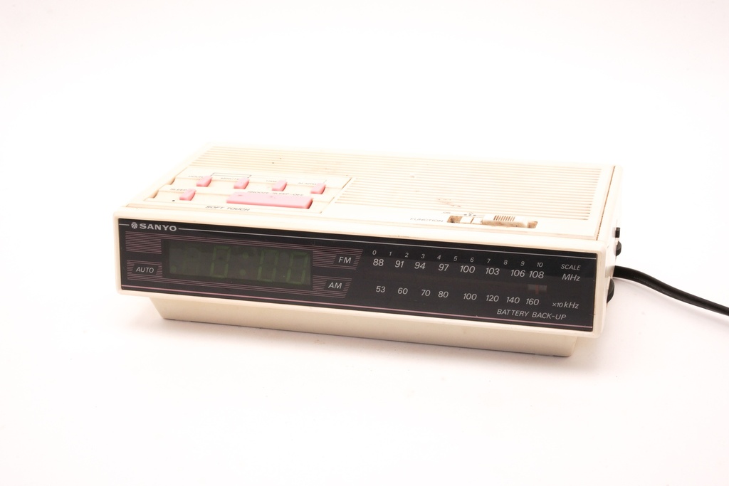 1980s Sanyo Digital Alarm Clock Radio