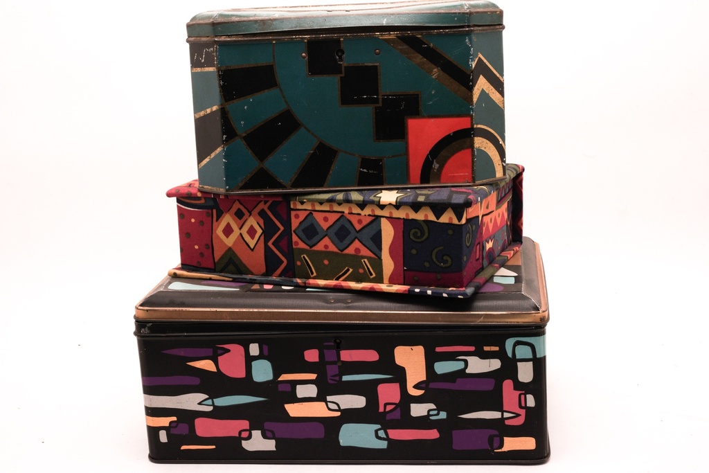 Stacked Retro Geometric Tins