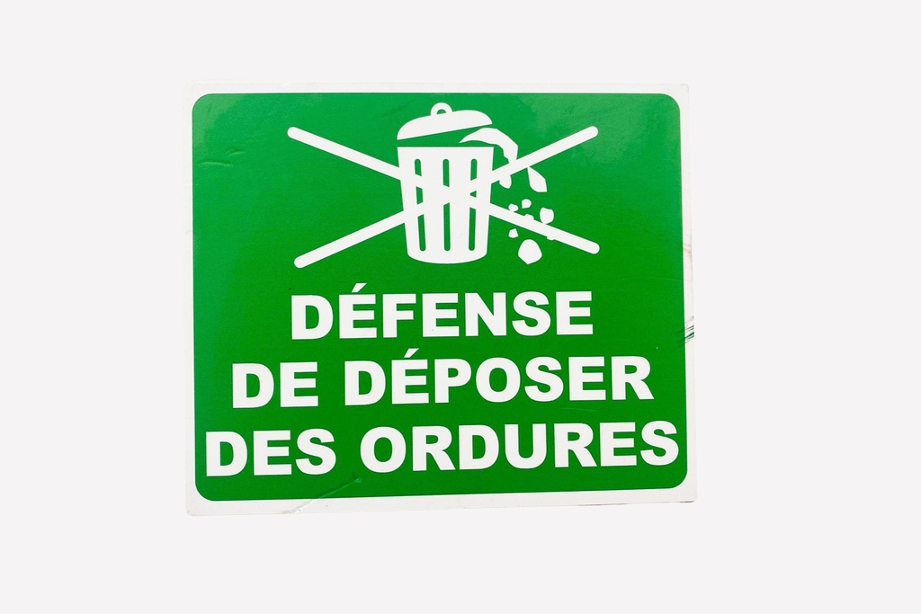French No Dumping Sign