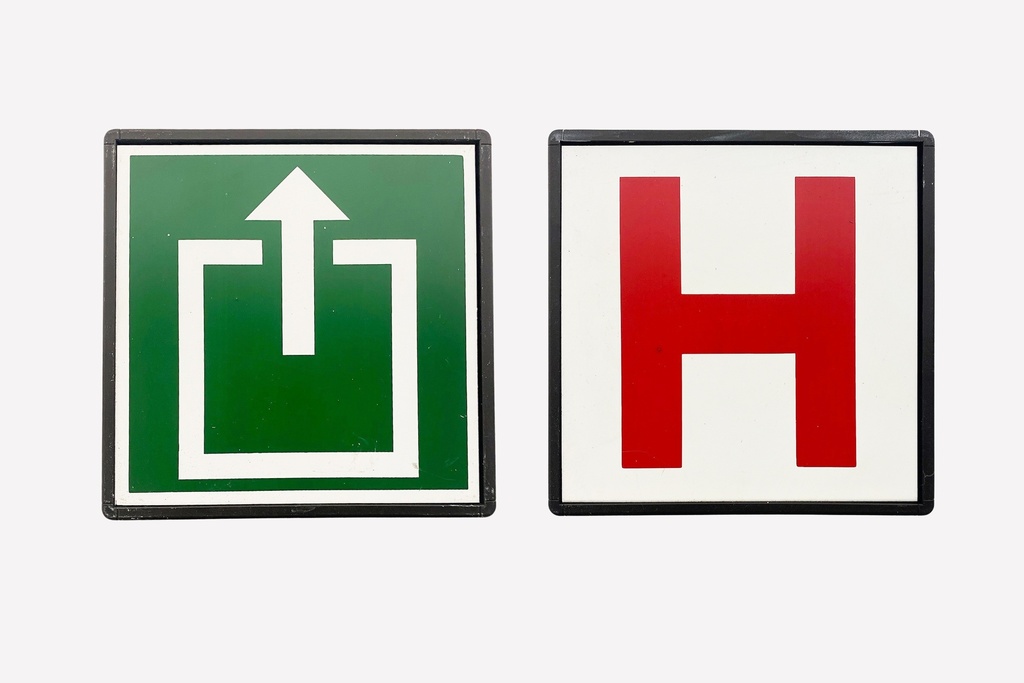 Emergency Directional and Hospital Signs