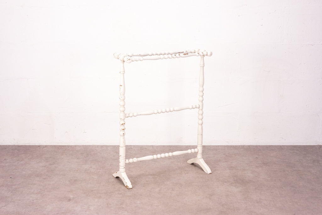 Shabby Chic White Spindle Towel Rack