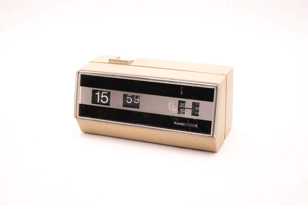 Vintage Beige Flip Clock Radio