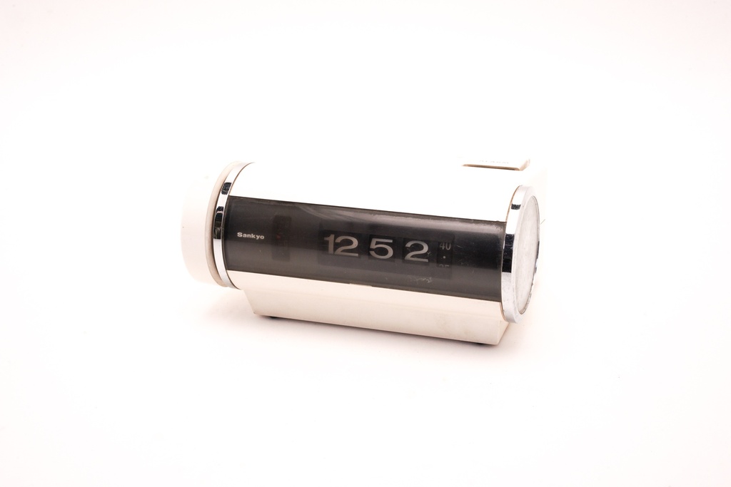 1970s Retro Flip Clock White and Chrome Finish