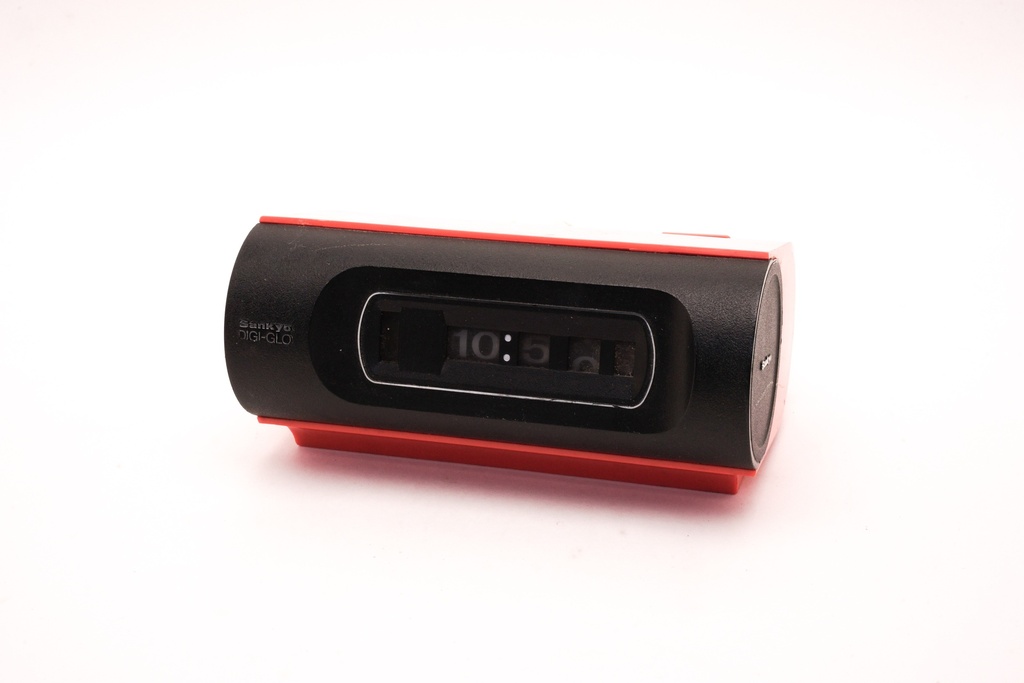 Vintage Red Flip Clock Radio