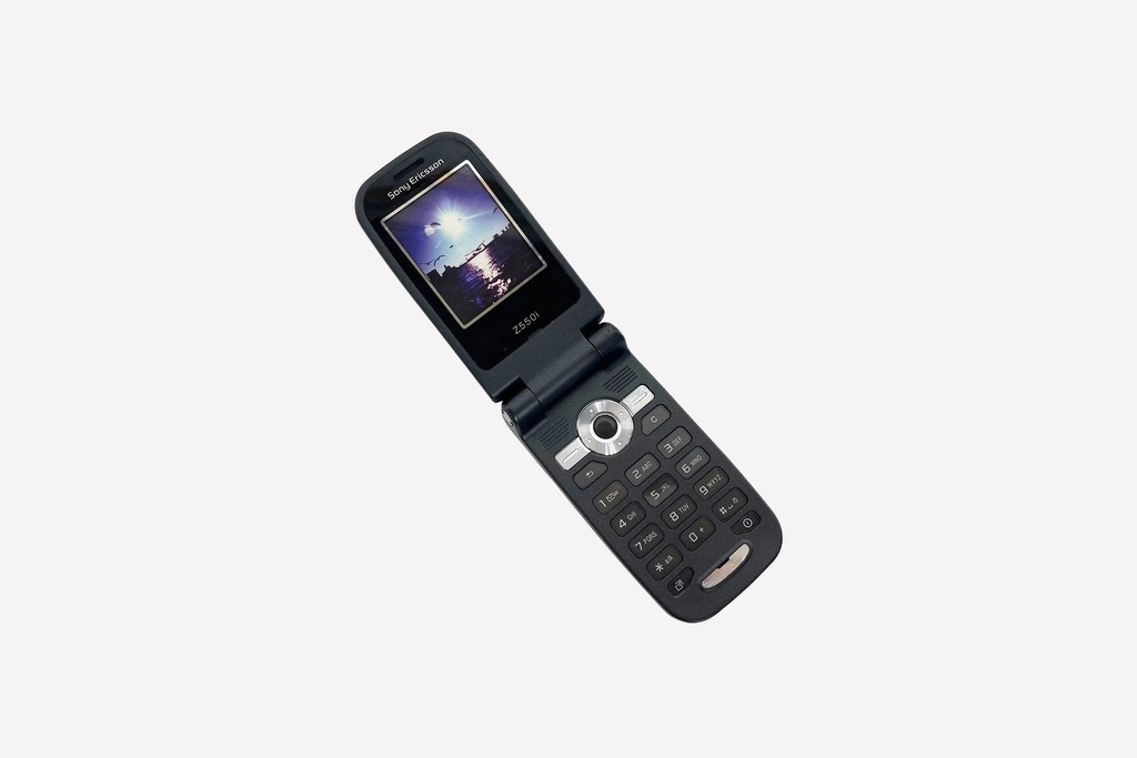 Sony Ericsson Flip Phone with Sunset Screen