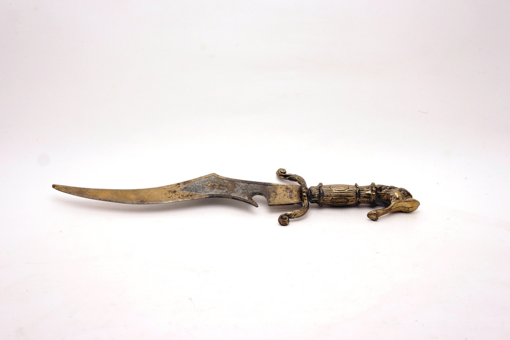 Ornate Curved Fantasy Dagger with Decorative Hilt