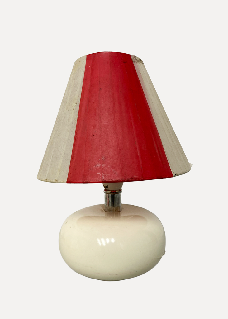 White round table lamp