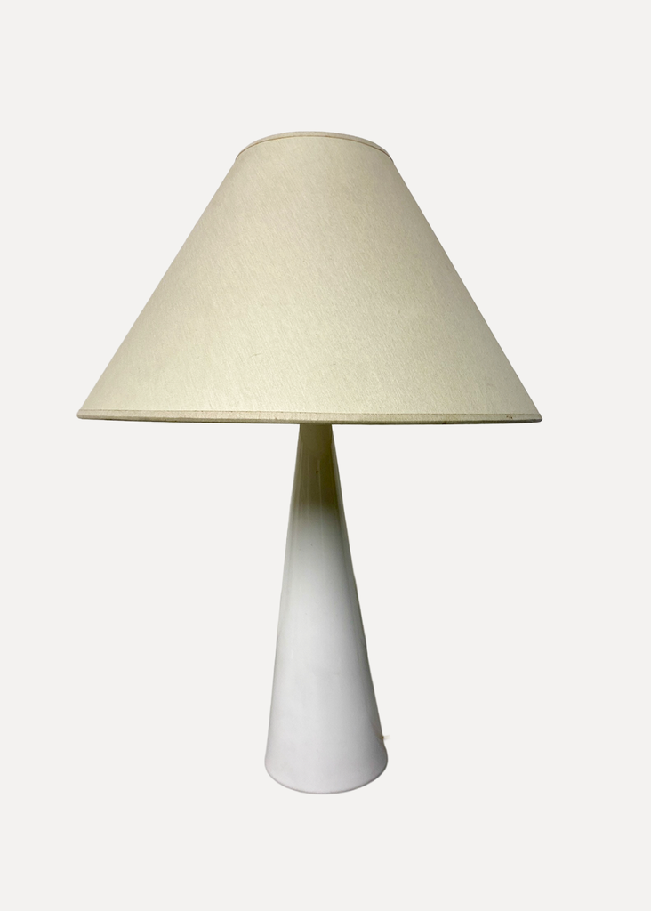 White ceramic table lamp
