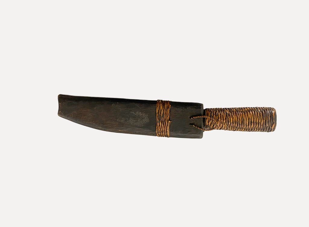 knife with wicker handle