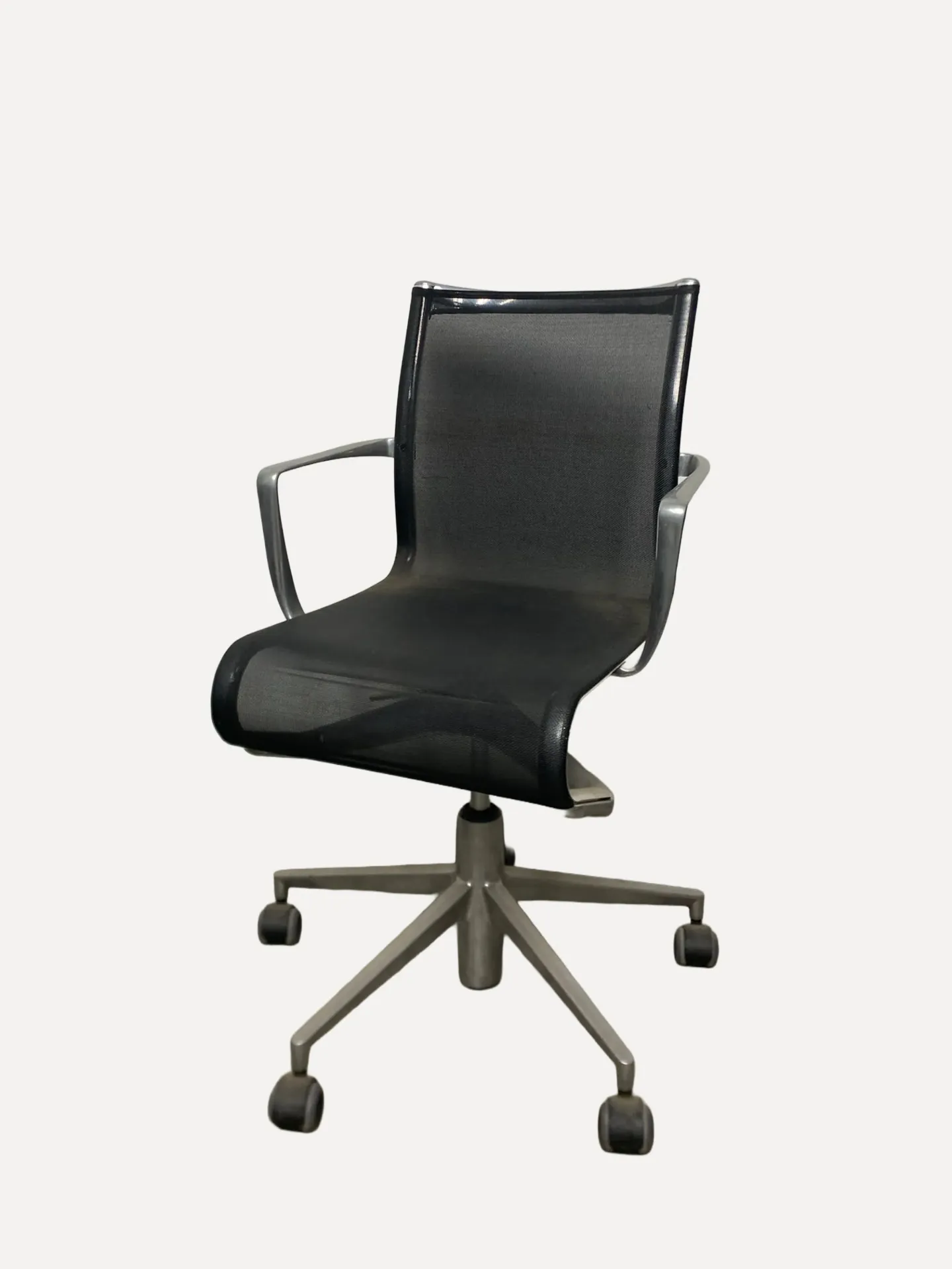 Rolling Black Frame Alumimium Chair