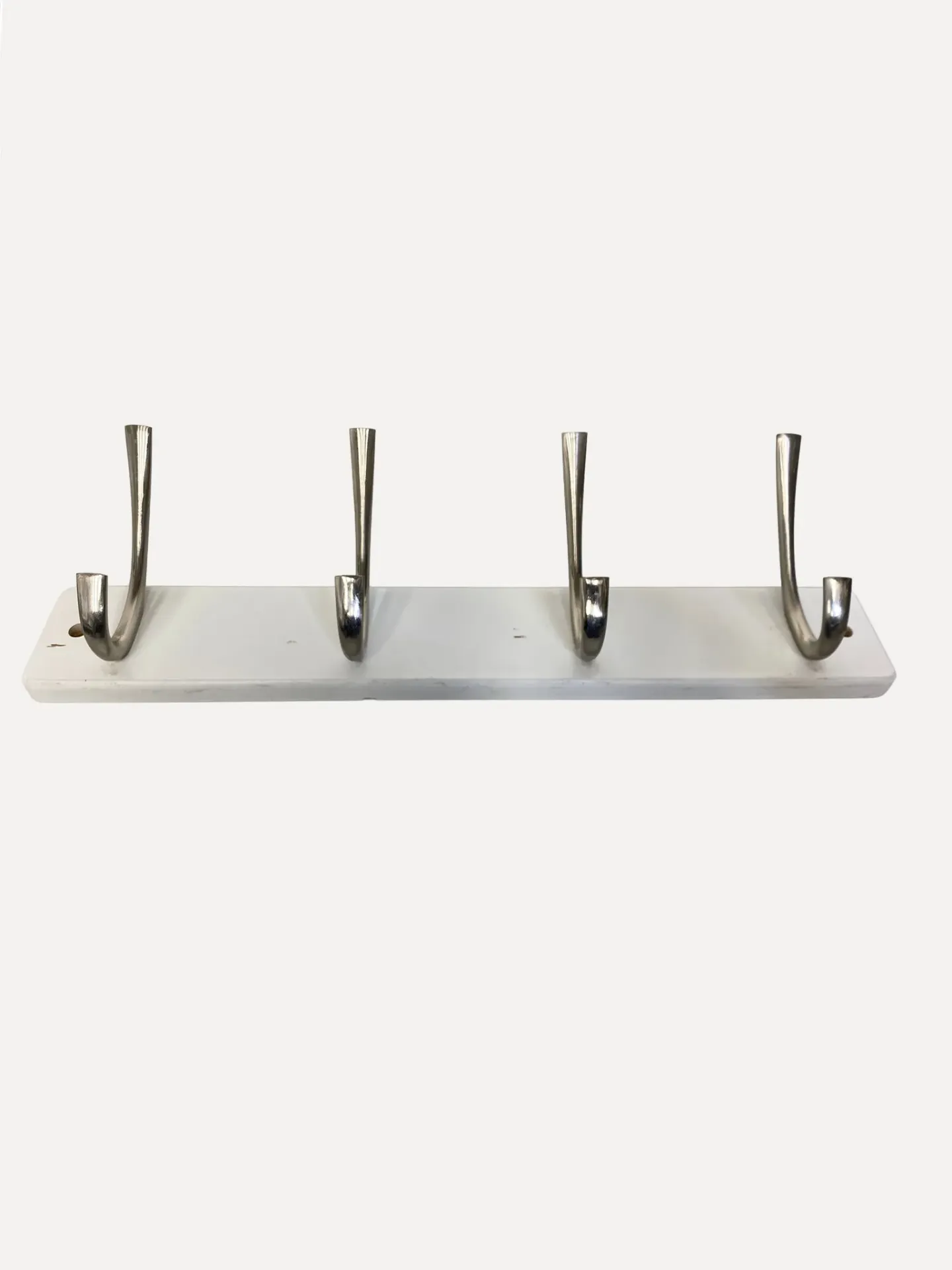 4-Hook Metal Wall Rack