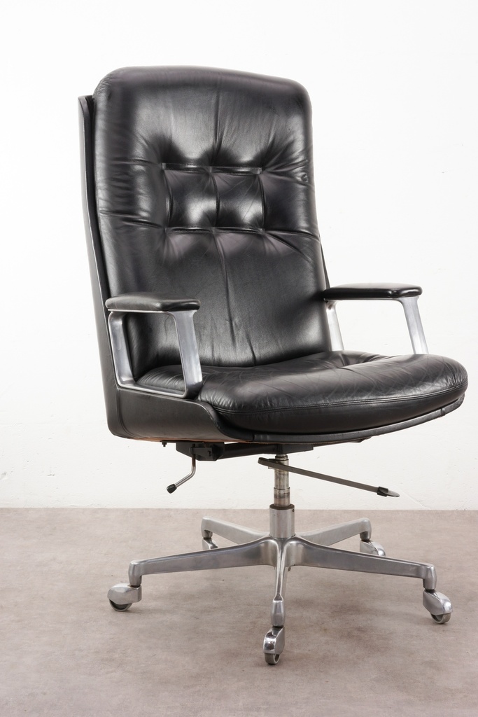 Mid-Century Executive Black Leather Office Chair on Casters