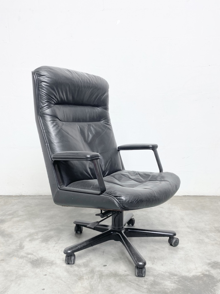 Vintage Black Leather Executive Office Chair