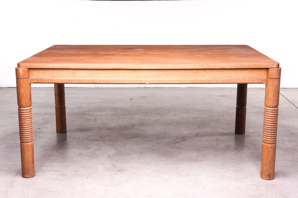 Mid-Century Ribbed-Leg Wooden Dining Table