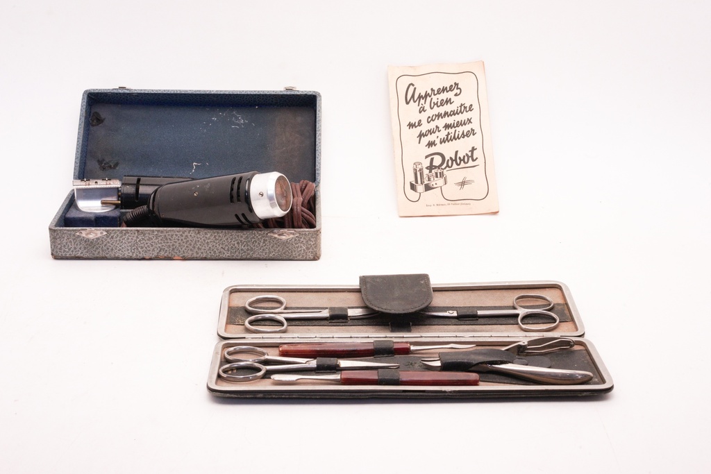 Vintage Grooming Kit with French Instruction Manual
