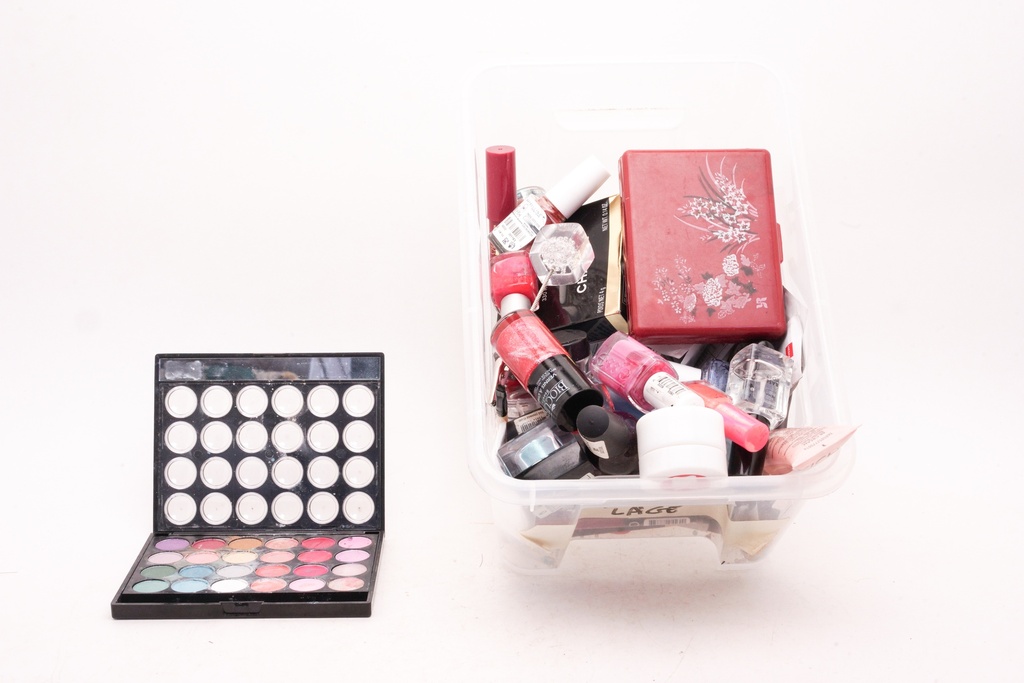 Makeup Essentials Kit with Palette and Nail Polish Assortment